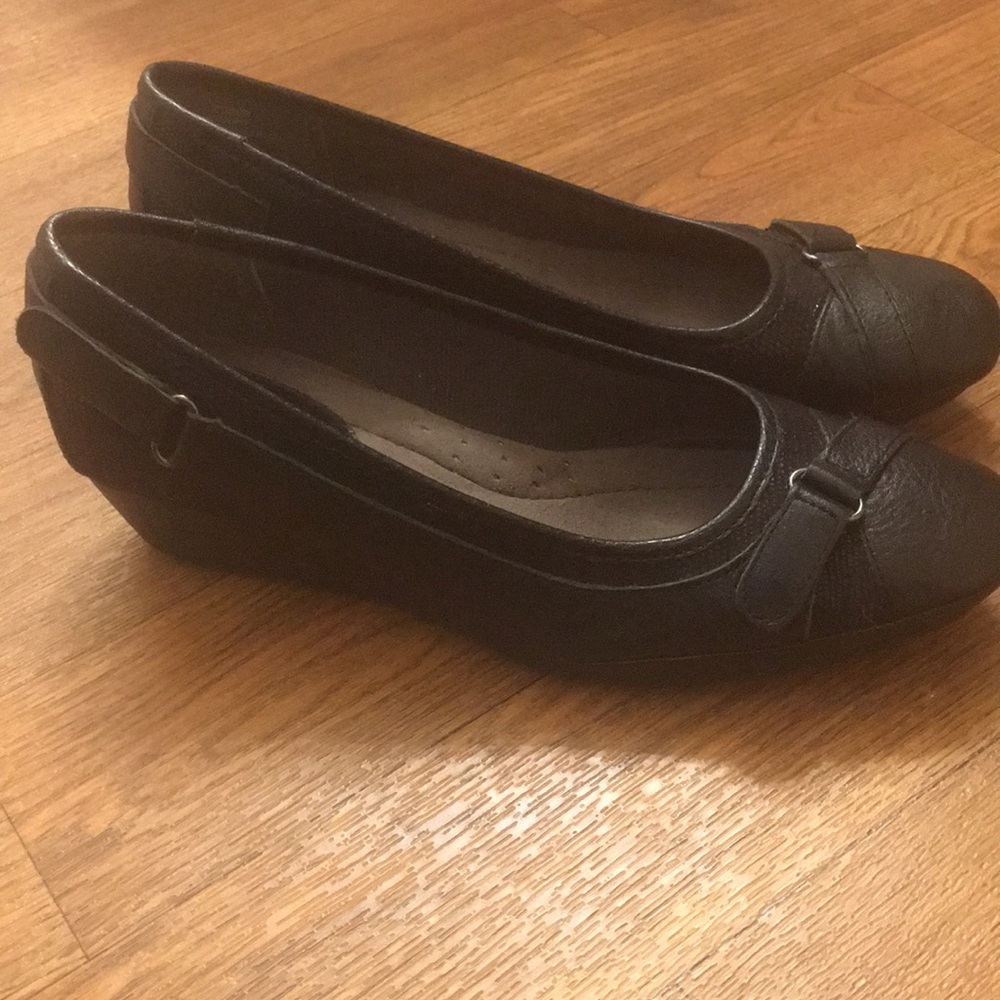 Euro Soft black wedge shoes